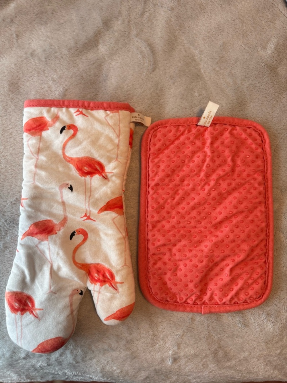 NWOT Kate Spade Flamingo Oven Mitts - Picture 2 of 4